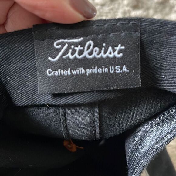 Titleist Adjustable Cap. Pro-V1. Black - Picture 5 of 5